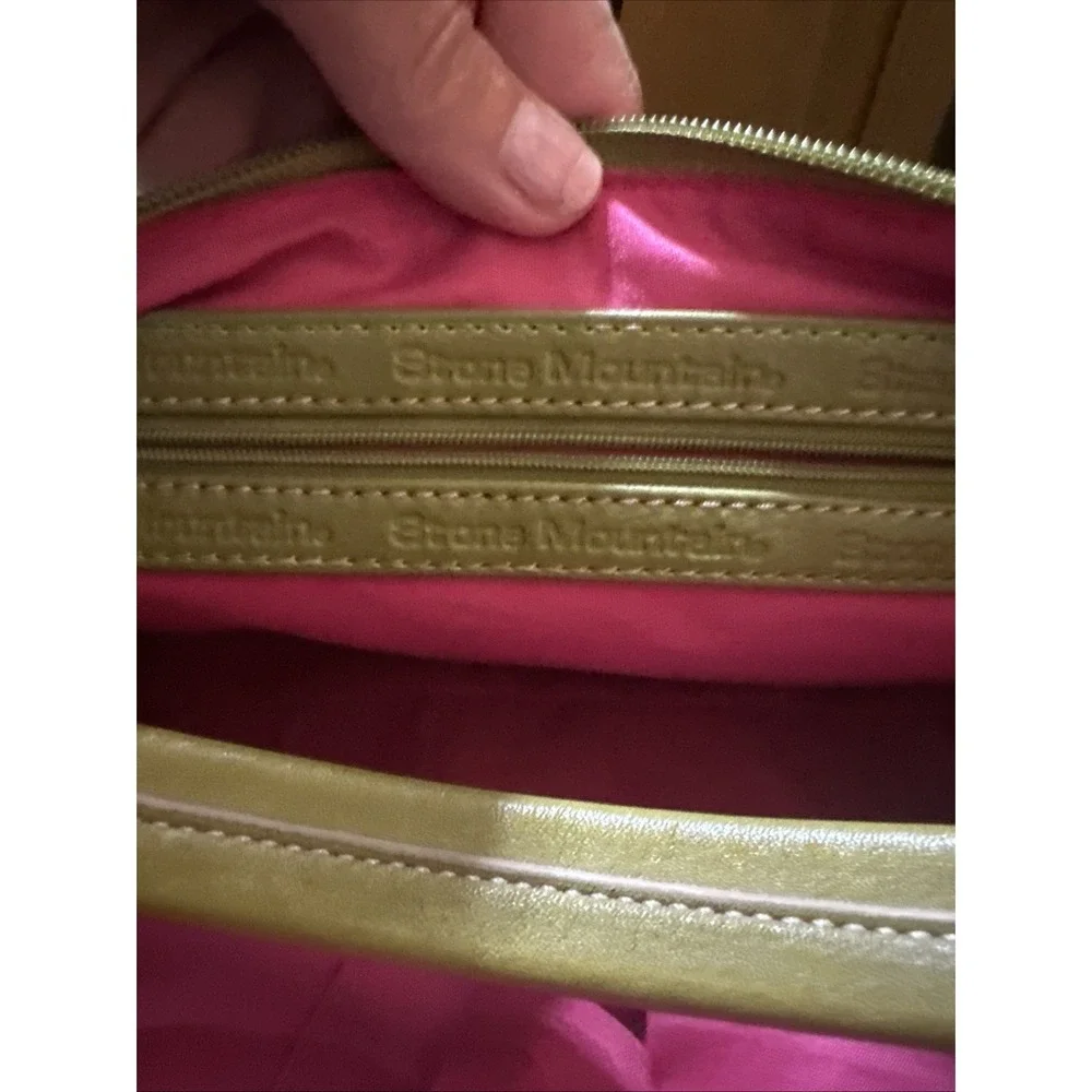 STONE MOUNTAIN GreenPebble Leather Baguette Purse Pink Lining